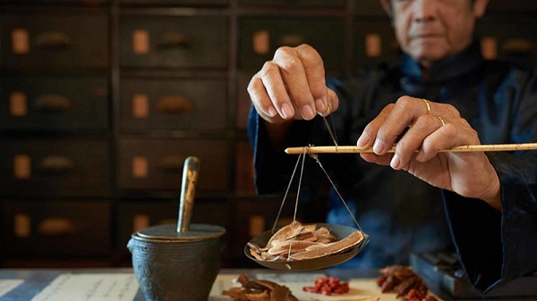 Top 5 Bài thuốc đông y chữa tê bì tay chân do tai biến nên thử